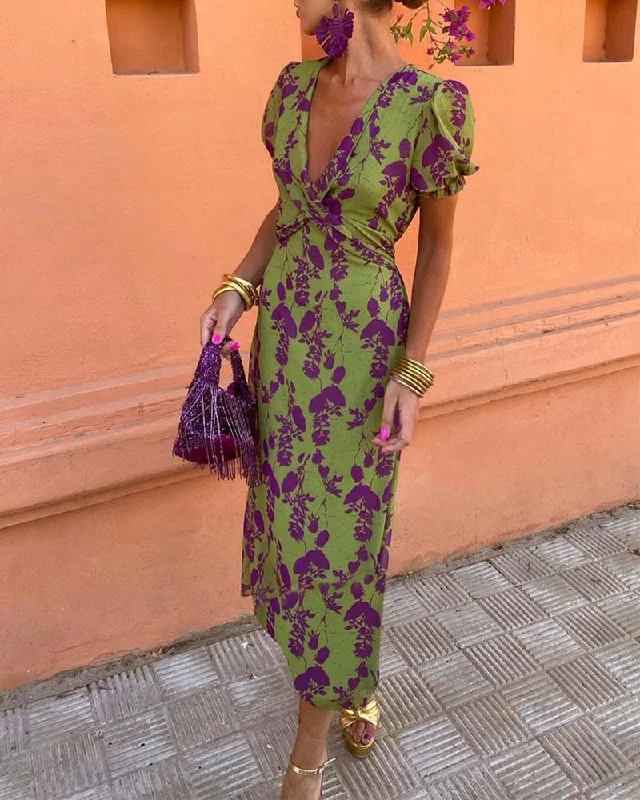 Elegant leaf print deep V puff sleeve A-line dress Must-have floral dresses for this season Elegant leaf print deep V puff sleeve A-line dress Must-have floral dresses for this season