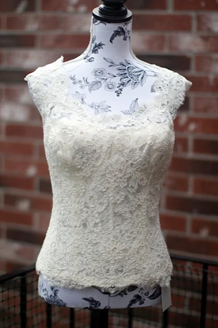 Monique Lhuillier lace bustier top Modern Lace Dress